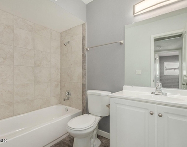 1118 S Mcclintock Drive - Photo Thumbnail 10