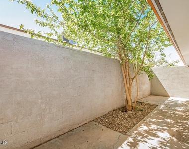 1118 S Mcclintock Drive - Photo Thumbnail 14