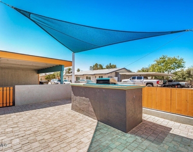 1118 S Mcclintock Drive - Photo Thumbnail 18