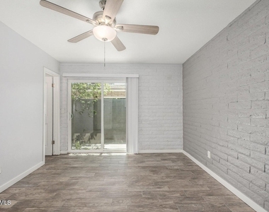 1118 S Mcclintock Drive - Photo Thumbnail 7