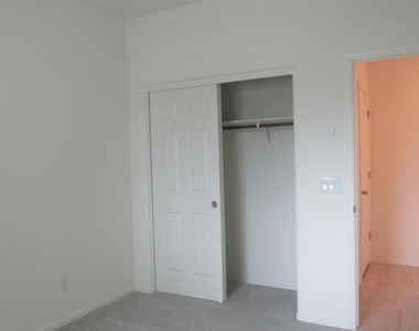 188 W Seven Seas Drive - Photo Thumbnail 8