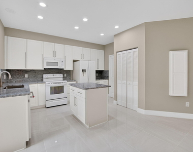 5183 Nw 26th Circle - Photo Thumbnail 17
