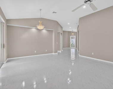 5183 Nw 26th Circle - Photo Thumbnail 9