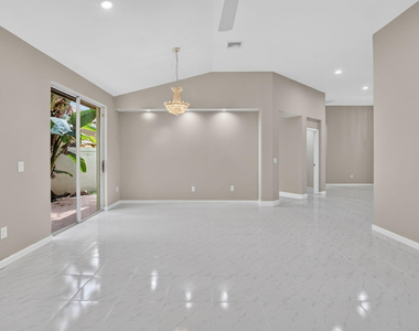 5183 Nw 26th Circle - Photo Thumbnail 10