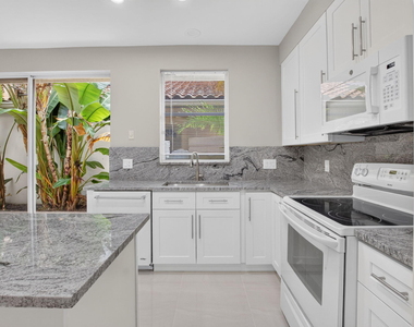 5183 Nw 26th Circle - Photo Thumbnail 18