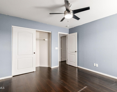 40747 W Robbins Drive - Photo Thumbnail 33