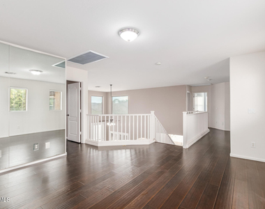 40747 W Robbins Drive - Photo Thumbnail 21