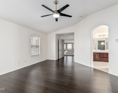 40747 W Robbins Drive - Photo Thumbnail 25
