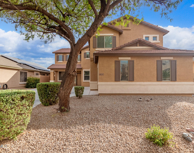 40747 W Robbins Drive - Photo Thumbnail 2