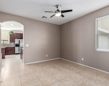 40747 W Robbins Drive - Photo Thumbnail 10