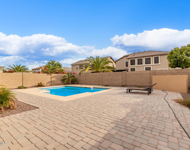 40747 W Robbins Drive - Photo Thumbnail 38