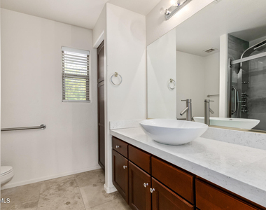 40747 W Robbins Drive - Photo Thumbnail 29