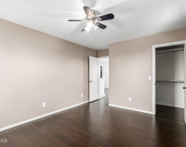40747 W Robbins Drive - Photo Thumbnail 28