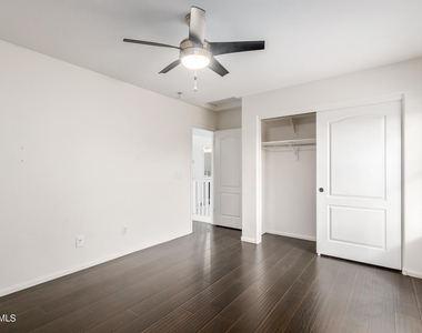 40747 W Robbins Drive - Photo Thumbnail 35