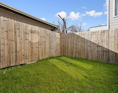 2224 Dyson Street - Photo Thumbnail 15