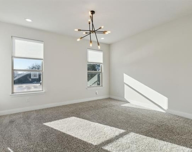 2224 Dyson Street - Photo Thumbnail 8