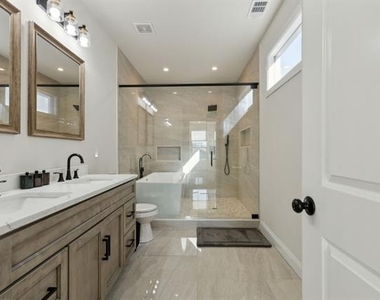 2224 Dyson Street - Photo Thumbnail 9