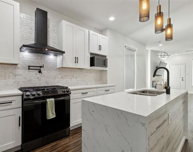 2224 Dyson Street - Photo Thumbnail 5