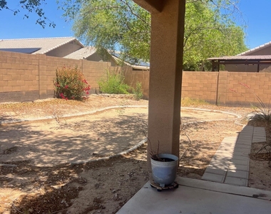 22264 N Kingston Drive - Photo Thumbnail 22