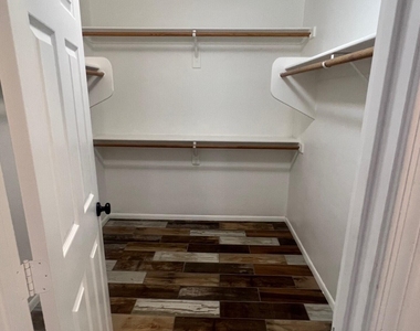 22264 N Kingston Drive - Photo Thumbnail 17