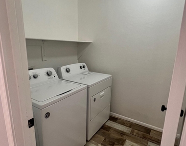 22264 N Kingston Drive - Photo Thumbnail 15