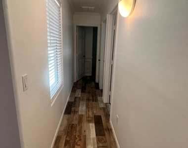 22264 N Kingston Drive - Photo Thumbnail 9