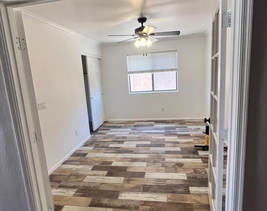 22264 N Kingston Drive - Photo Thumbnail 8