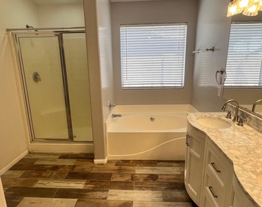 22264 N Kingston Drive - Photo Thumbnail 20