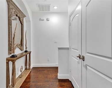 5744 Robbie Road - Photo Thumbnail 21