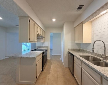 3807 William Street - Photo Thumbnail 4