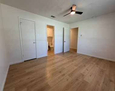 3807 William Street - Photo Thumbnail 11