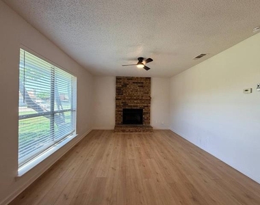 3807 William Street - Photo Thumbnail 7