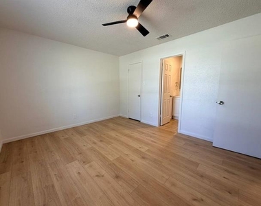 3807 William Street - Photo Thumbnail 10