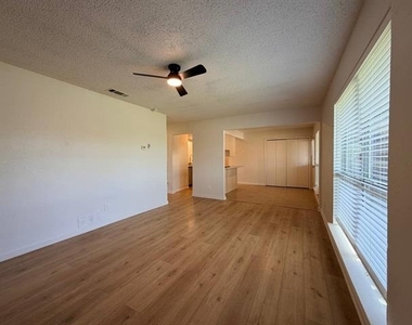 3807 William Street - Photo Thumbnail 6