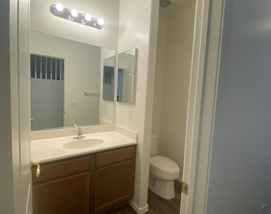 8552 W Malapai Drive - Photo Thumbnail 14