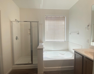 8552 W Malapai Drive - Photo Thumbnail 11
