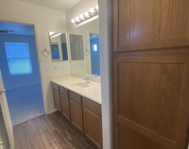 8552 W Malapai Drive - Photo Thumbnail 18