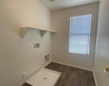8552 W Malapai Drive - Photo Thumbnail 23
