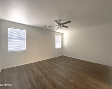 8552 W Malapai Drive - Photo Thumbnail 9