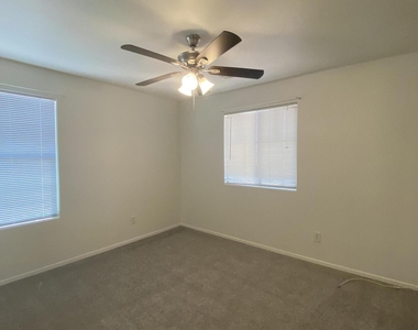 8552 W Malapai Drive - Photo Thumbnail 22