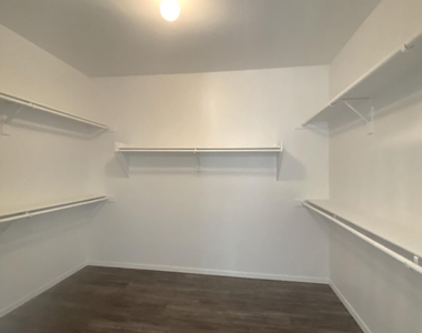 8552 W Malapai Drive - Photo Thumbnail 12