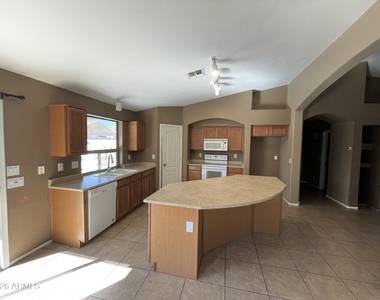 42589 W Venture Road - Photo Thumbnail 8