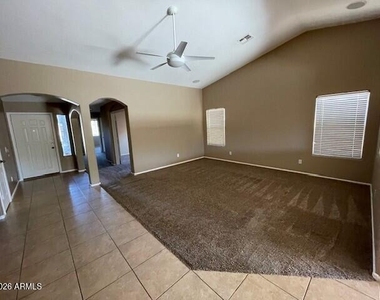 42589 W Venture Road - Photo Thumbnail 4