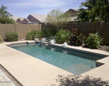 42589 W Venture Road - Photo Thumbnail 2
