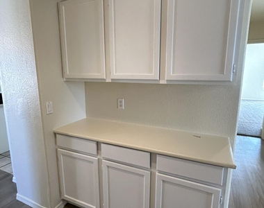 51 N Del Pueblo Place - Photo Thumbnail 9
