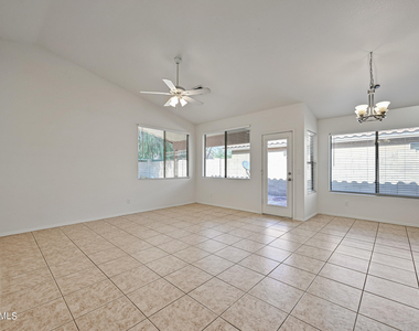 7160 E Lindner Avenue - Photo Thumbnail 7