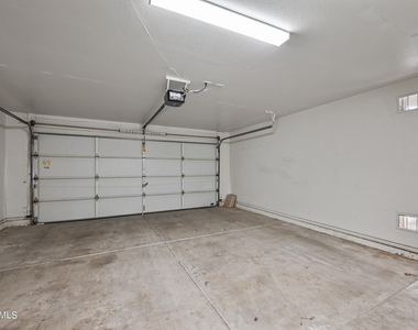 7160 E Lindner Avenue - Photo Thumbnail 23