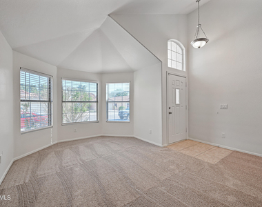 7160 E Lindner Avenue - Photo Thumbnail 3