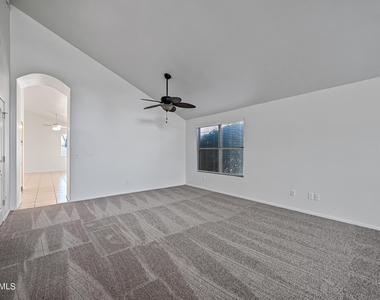 7160 E Lindner Avenue - Photo Thumbnail 1