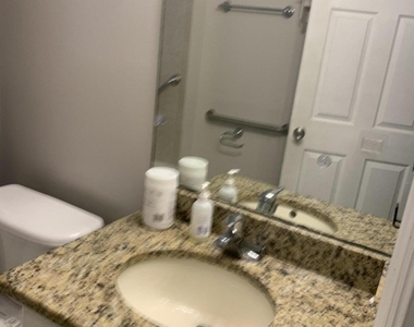1737 Sw Bradway Lane - Photo Thumbnail 1